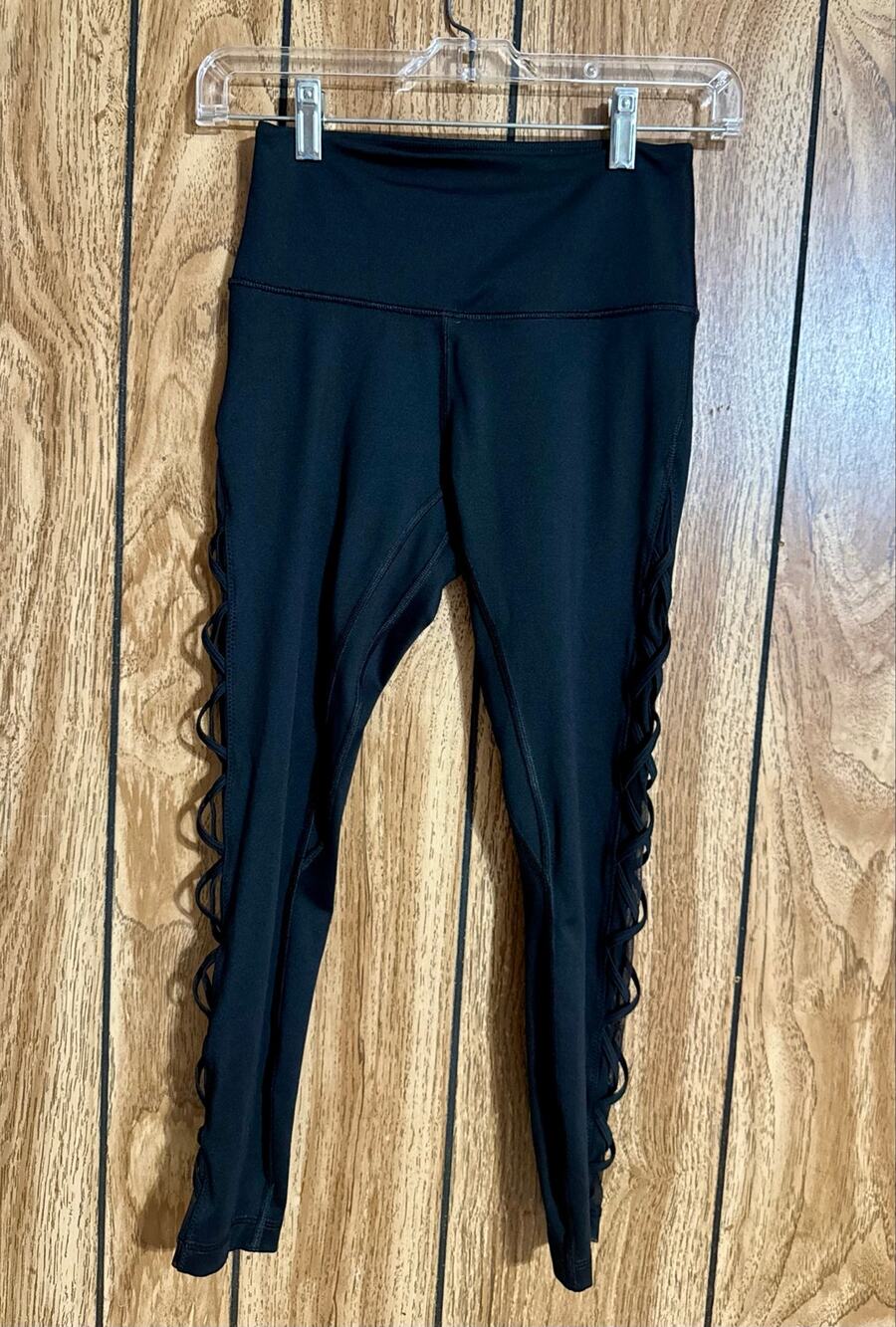Gently Used Women’s Victoria Secret Activewear Black Legging Size 4